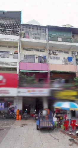 ផ្ទះល្វែងអាជីវកម្មសំរាប់ជួលនៅលើផ្លូវកម្ពុជាក្រោម1 ជង់សំរាប់ជួល