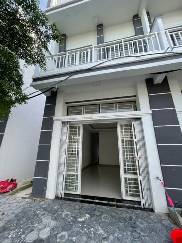 ផ្ទះលក់នៅបុរីឡេងណាវ៉ាត់ត្រា 6A