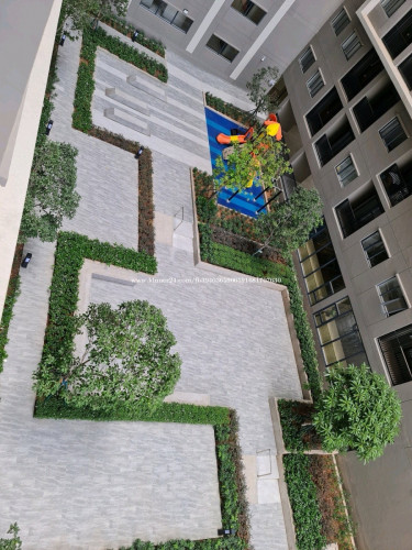 ខុនដូ The Park Land Condo ជាន់ទី8 បែរទៅទឹសខាងឆ្វេង។ ការរស់នៅបែបទាន់សម័យ មានផាសុកភាព និង សុវត្ថិភាព។
