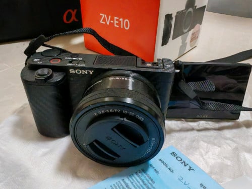 📸 SONY ZV-E10 + sony kids Len+SIGMA 30mm f/1.4 DC DN+កាបូបកាមេរ៉ា , SD Card 64GB, Screen Protector