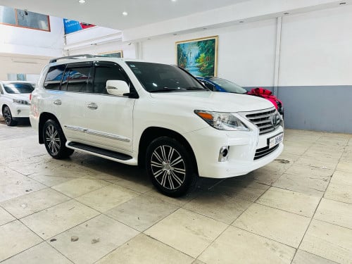 🚘Lexus: 570 / 2013 ful option ( អារ៉ាប់)✅ម៉ាសុីន : (សាំង)ECO sport