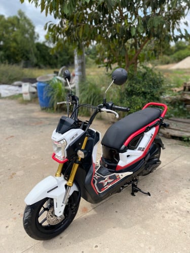 ម៉ូតូលក់ zoomer x 2018 ក្រុមហ៊ុនNCX ធានាម៉ាសុីនសុំនុំ