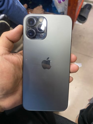 12PM 128G lock Sim 235$ ម៉ាសុីនខ្ចី អេក្រង់ហ្សឺនដានតិចៗ មានScan។