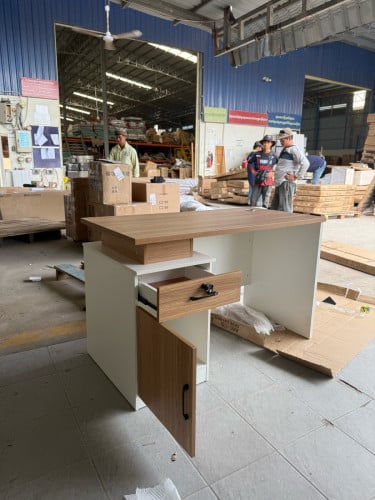 Desk office real pictures from customer home