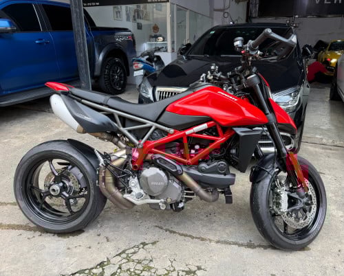 Ducati HYPERMOTARD 2021 ធានាម៉ូតូសានុំZin ថ្មីណាស់8ពាន់គីឡូZin មានពន្ធត្រឹមត្រូវ
