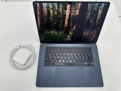 MacBook Air M3 15.3-inch