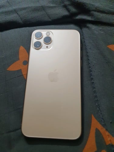Sell iPhone 11Pro Gold 99% LL/A