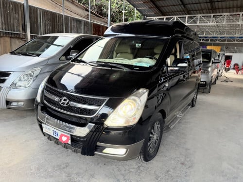 Starex 011 Limousine VIP ក្នុងលឿងហ្វូលអប់សិនសំនុំឃ្លាំង