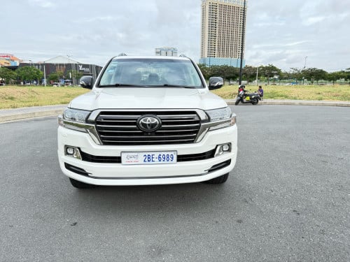 TOYOTA Land Cruiser VIP V8 ម៉ាស៊ូត ,Year:2018 ម្ចាស់ដើម