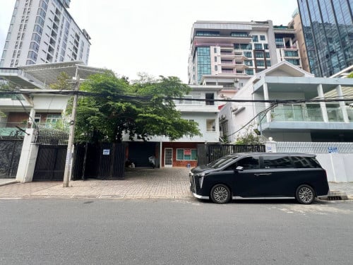 ផ្ទះសម្រាប់ជួលបើកការិយាល័យនៅជិតផ្សារចាស់​