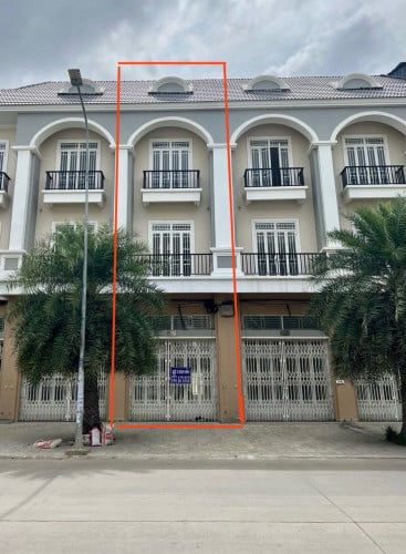 ផ្ទះលក់ បុរីភ្នំពេញថ្មី