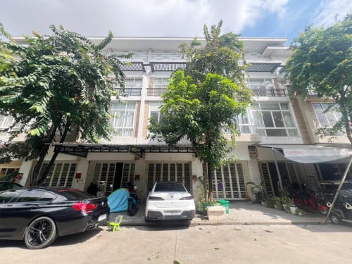 ផ្ទះអាជីវកម្ម សម្រាប់ជួល នៅបុរីប៉េងហួត បឹងស្នោរ