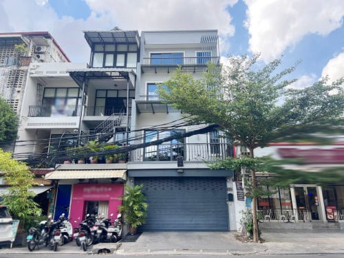 ផ្ទះអាជីវកម្ម សម្រាប់ជួល នៅជិតវិមានឯករាជ្យ