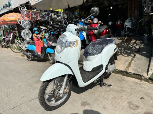 ស្កុបពីមាំហាប់ល្អប្រើ កាតស៊ីន១០០% នៅពន្លឺសុវណ្ណ