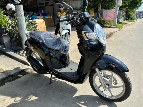 ម៉ូតូពេញនិយម មាំហាប់ល្អ ស្កុបពីកាតស៊ីន១០០%នៅហាងពន្លឺសុវណ្ណ