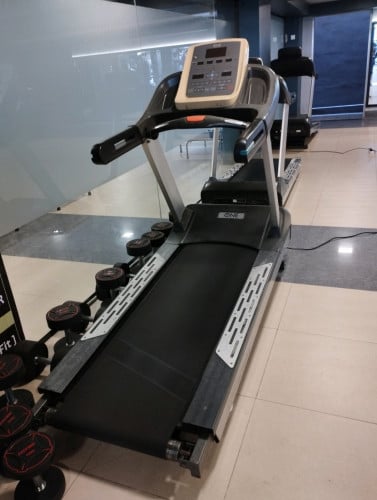 លក់ម៉ាស៊ីនរត់ហាត់ប្រាណឡៃឡុង ម៉ាស៊ីនរត់មួយទឹកនៅតំណើរការធម្មតា មួយ580$ កាលទិញ2300$