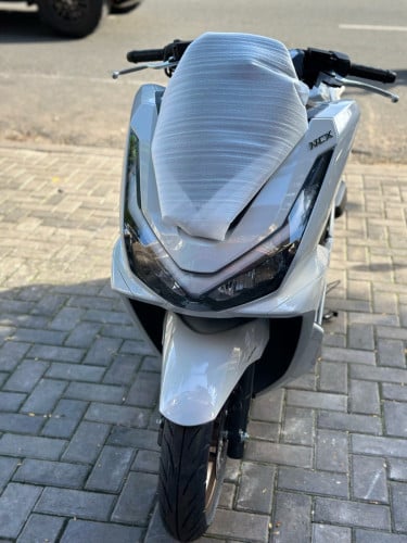 វៃដូរ បង់រំលស់ HONDA PCX 160cc ឆ្នាំ2025 ថ្មីកេសក្រុមហ៊ុន100%