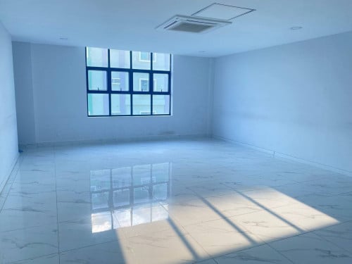 【Office Space for Rent】	Office Space in Grade  Building for rent	 【写字楼出租】	森速区, 国际大学 写字楼内办公室