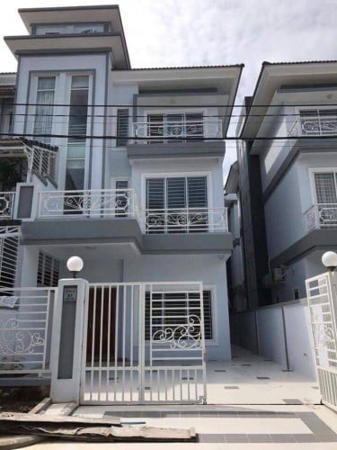 【Twin Villa for Rent】	Twin Villa for rent in Sen Sok area	 【双拼别墅出租】	金边永旺2附近