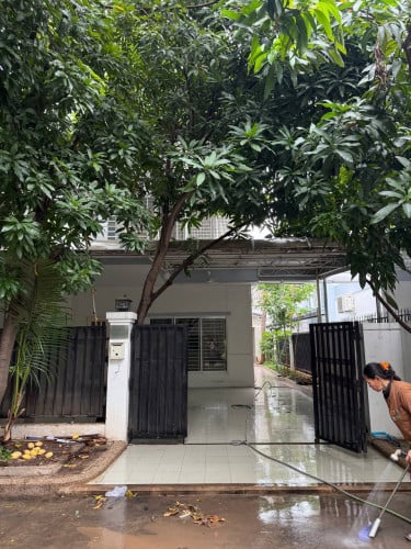 【Twin Villa for Rent】	Twin Villa for rent in Sen Sok area	 【双拼别墅出租】	金边永旺2附近