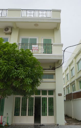 🏡 ផ្ទះអាជីវកម្មលក់ នៅ បុរី សង្ឃឹមថ្មី ត្រូវការលក់បន្ទាន់ខ្លាំង (E0 E1) (ចរចារ)