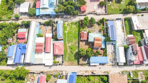 🏡ដី លក់បន្ទាន់!! 📍ទីតាំង ៖   នៅក្បែរផ្លូវ2011 សង្កាត់គោករកា ខណ្ឌព្រែកព្នៅ