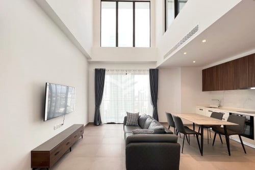 Condo 2 Bedrooms For Sale in BKK1 At Embassy Central