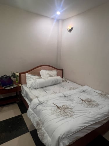 Condo full furniture 130$