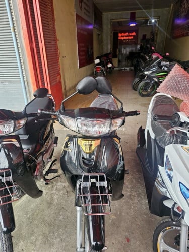 Dream2024 ម្ចាស់ដេីម ម៉ូតូ នៅខ្ចី ខ្លាំង ប្រេី តិចនៅ ថ្មី 99%