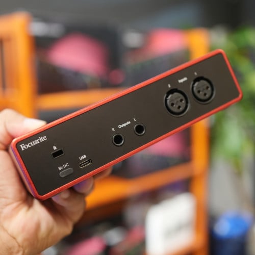 Focusrite Scarlett 2i2 4th Gen - USB C audio interface