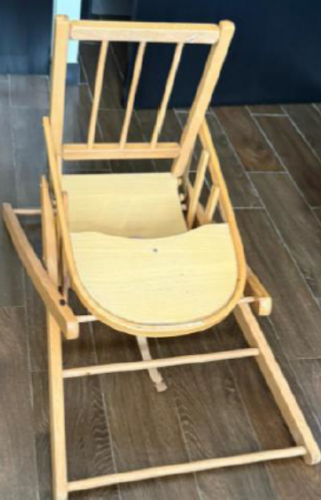 Foldable baby chair in solid wood Combelle