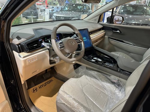Hyundai Custin MPV 7seats