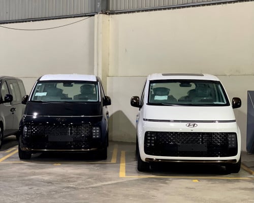 Hyundai Staria Lounge VIP 7seats