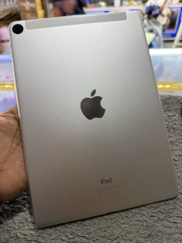 IPad Air 2 Memory64G sim WiFi 97% មានឆ្នាំងសាក