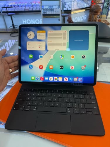 iPad Pro 2020 12”9 128g WiFi full seth with keyboard