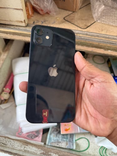 iPhone 12 បែកមុខតិចអេក្រង់ថ្មី 135$