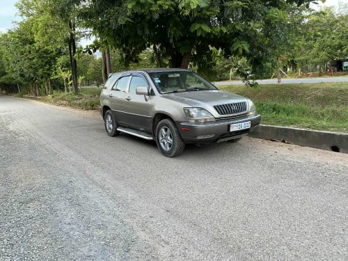 Lexus 300 00 pong 1 តម្លៃល្អ 85 ចរចារ