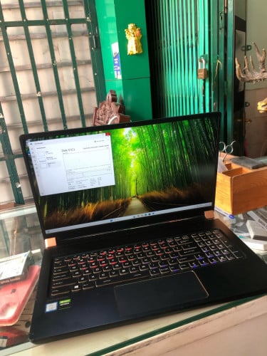 MSI Core i7-8 Ram 16/512GB (2070)