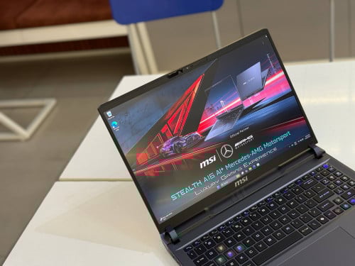 MSI Vector 17HX, i7 14th, RTX 4060 8GB 99%