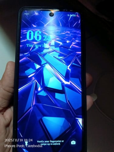 Pova 5 good ប្រើអេមផ្តូរអេក្រង់ក្រហ៊ុន លក់អត់ប្រើ