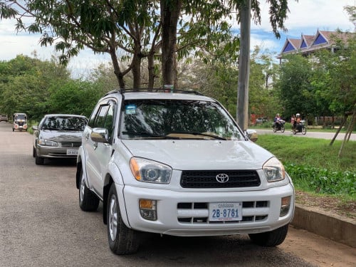 RAV4 02 pong 1 ក្នុងលឿង សកាមៃ ស្អាតណាស់