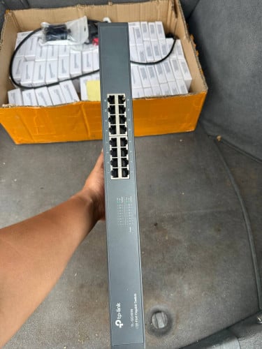 switch tplink 16port