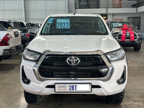 Toyota Hilux V-Edition 2023 ឡើង Rally