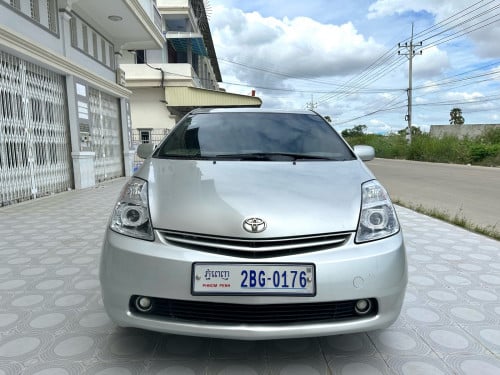 Toyota Prius 04 hFull ឡានស្អាតអាគុយABSអេមណាស់