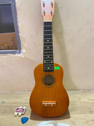 Ukulele សភាពស្អាត