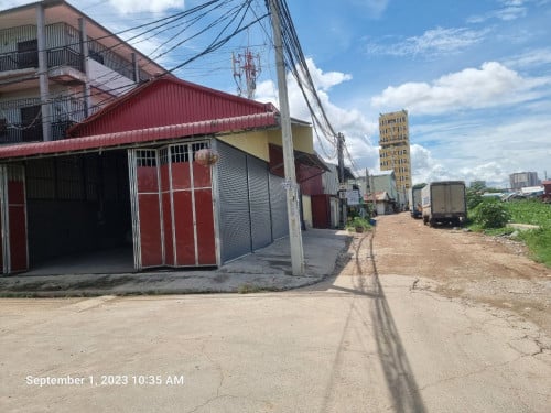 ឃ្លាំងជួលមានទីតាំងនៅជិតបុរីវិឡាទួលសង្កែ