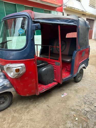 អ៊ីតាលីសាច់ដៃស្អាតម៉ាស៊ីនតាន់លក់ប្រញាប់លុយ។