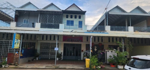 ផ្ទះជិតសាលាខេត្តកំពង់ស្ពឺ