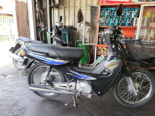 ម៉ូតូលក់​