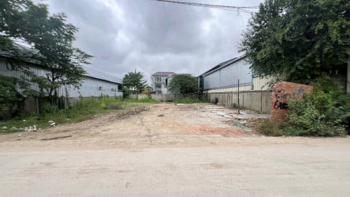 ដីសម្រាប់លក់